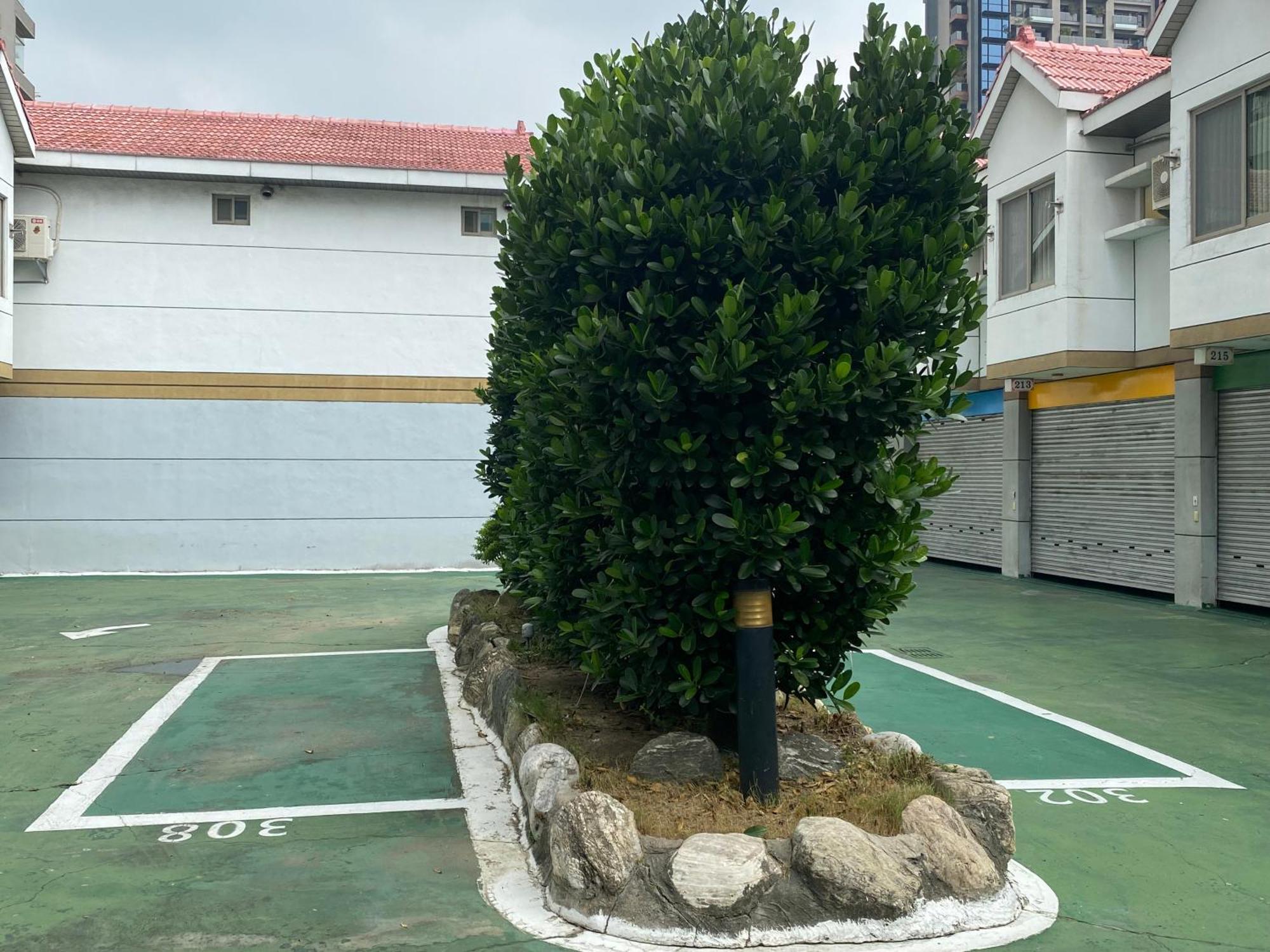 Yuan Chyau Motel Taichung Buitenkant foto